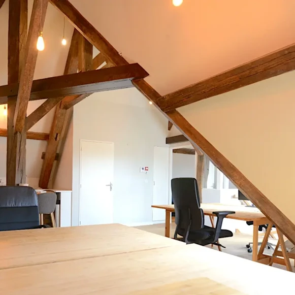 Espace indépendant 70 m² 5 postes Location bureau Cours du Médoc Bordeaux 33300 - photo 3