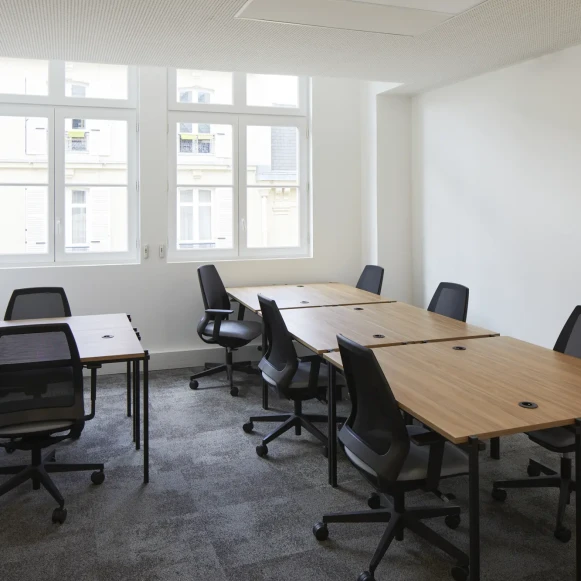 Bureau privé 23 m² 8 postes Coworking Rue de Calais Paris 75009 - photo 8