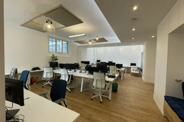 Bureau privé - 75010 - 19 postes - 6500€