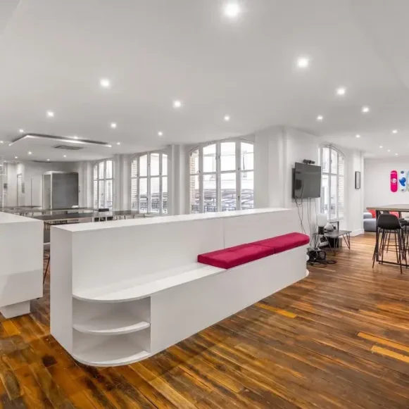 Espace indépendant 330 m² 40 postes Coworking Rue d'Édimbourg Paris 75008 - photo 1