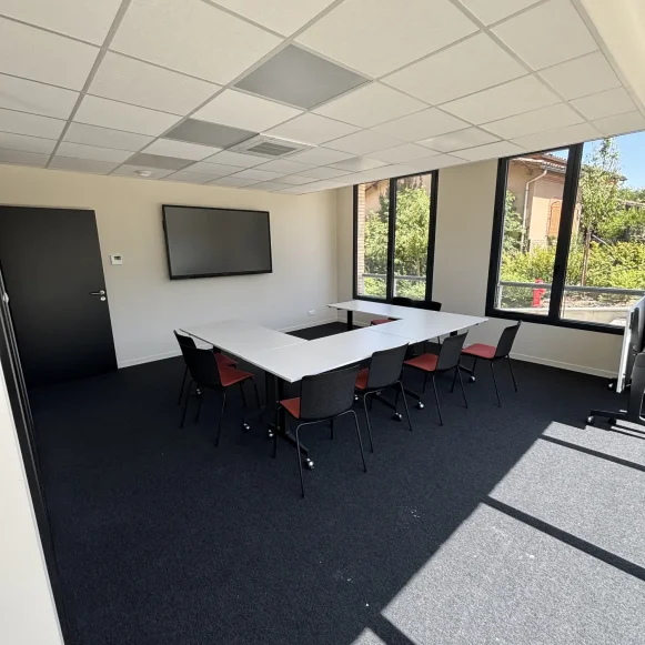 Bureau privé 14 m² 2 postes Coworking Chemin du Château de l'Hers Toulouse 31500 - photo 1