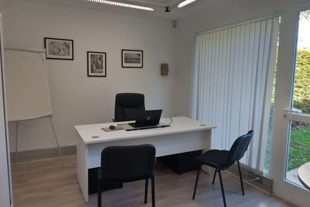 Bureau privé - 33800 - 2 postes - 750€