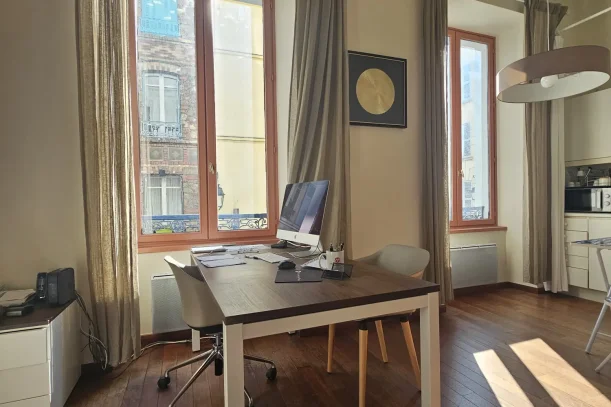 Open Space - 78100 - 1 poste - 380€