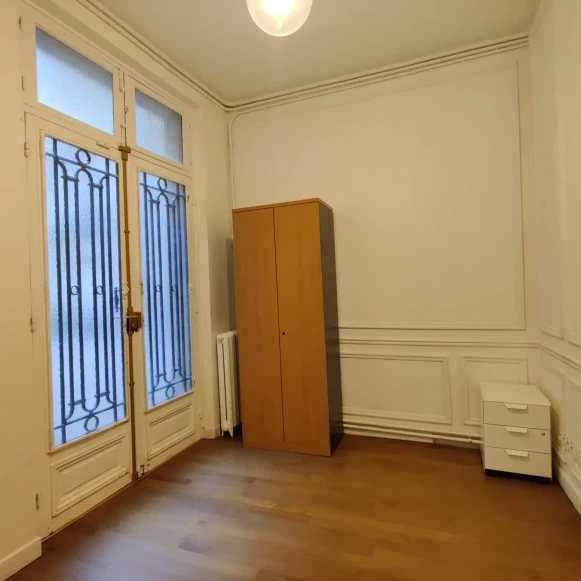 Bureau privé 25 m² 4 postes Location bureau Avenue Victor Hugo Paris 75016 - photo 6