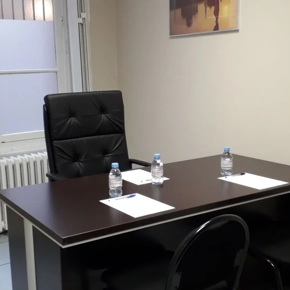 Bureau privé 10 m² 1 poste Coworking Rue Saint-Jacques Paris 75005 - photo 1