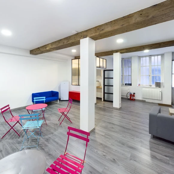 Bureau privé 116 m² 30 postes Coworking Quai Jules Courmont Lyon 69002 - photo 1