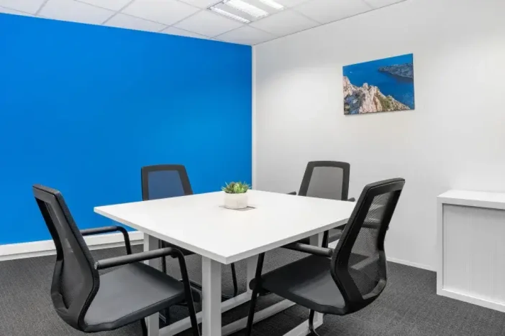 Bureau privé - 13008 - 30 postes - 8541€