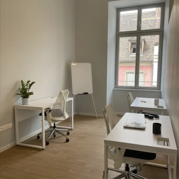 Bureau privé 15 m² 5 postes Coworking Cour des Cigarières Strasbourg 67000 - photo 1