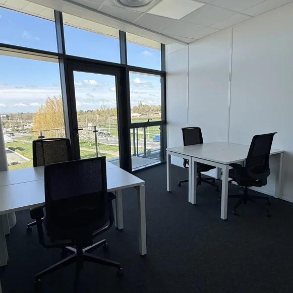 Bureau privé 13 m² 4 postes Location bureau Avenue François Pignier Bourg-en-Bresse 01000 - photo 2
