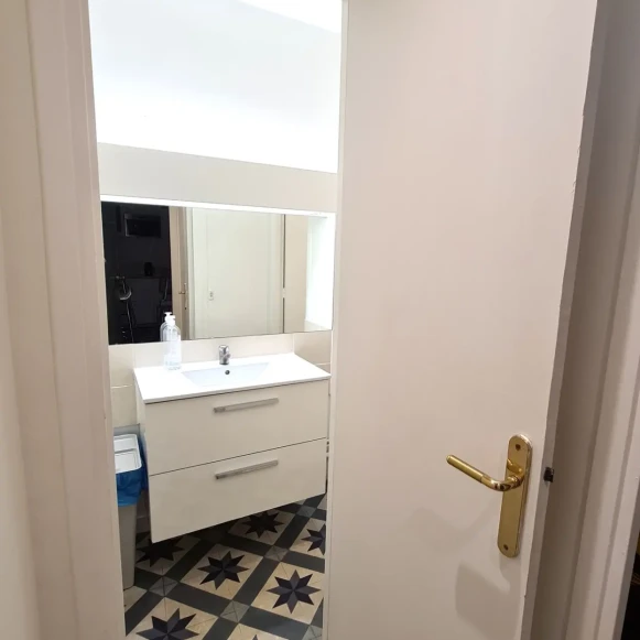 Bureau privé 19 m² 8 postes Location bureau Rue la Fayette Paris 75009 - photo 6