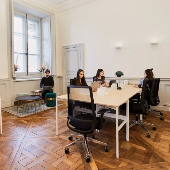 Bureau privé 23 m² 6 postes Coworking Rue Royale Paris 75008 - photo 8