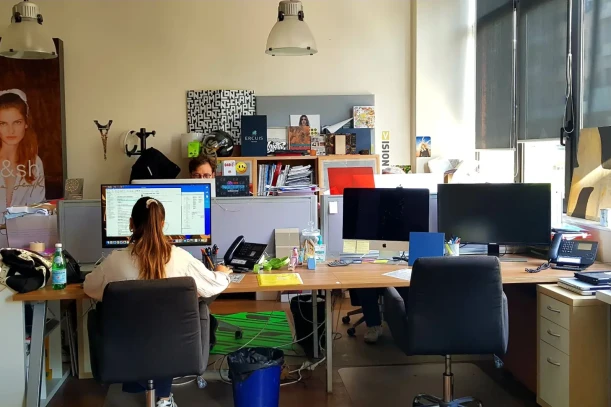 Open Space - 92110 - 3 postes - 300€