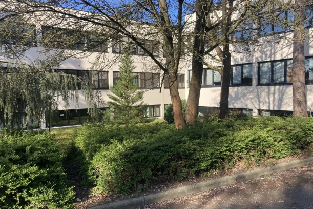 Bureau privé - 67205 - 1 poste - 290€