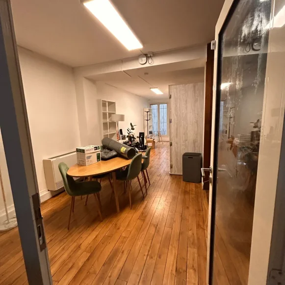 Espace indépendant 72 m² 15 postes Location bureau Boulevard de Sébastopol Paris 75003 - photo 4