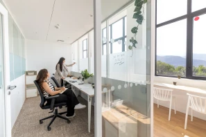 Bureau privé - 38000 - 2 postes - 670€