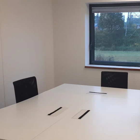 Bureau privé 12 m² 4 postes Coworking Voie de la Cardon Palaiseau 91120 - photo 1