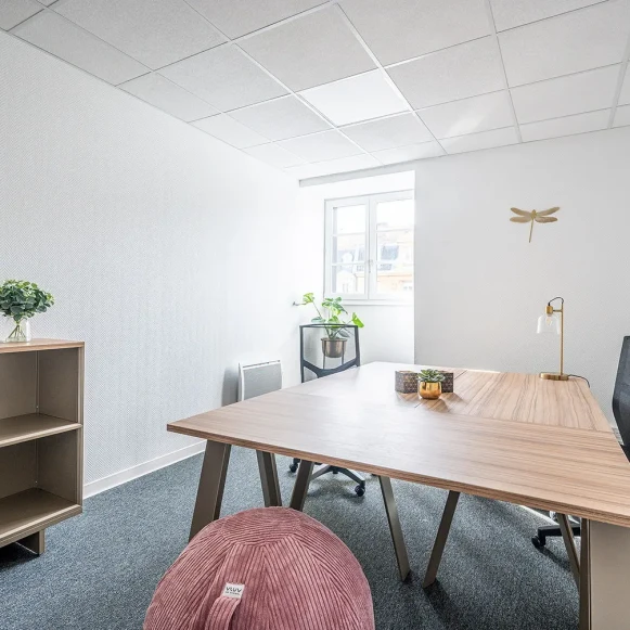 Bureau privé 31 m² 6 postes Coworking Rue Harelle Metz 57000 - photo 1