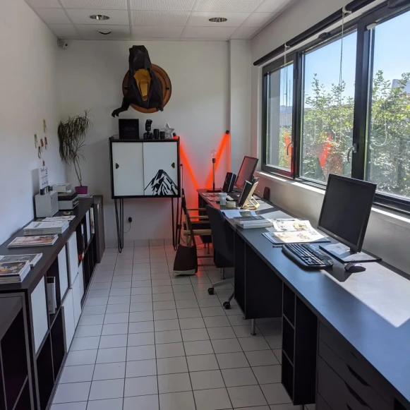 Bureau privé 14 m² 3 postes Coworking Rue Jacobi-Netter Strasbourg 67200 - photo 3