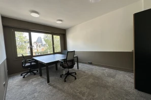 Bureau privé - 69006 - 4 postes - 1490€