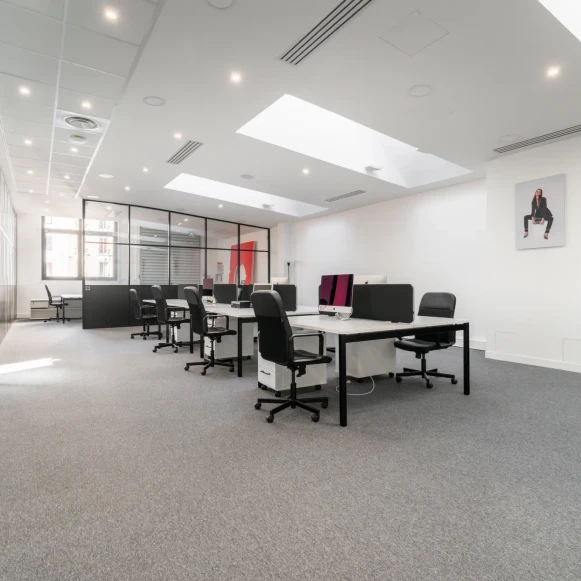 Espace indépendant 350 m² 50 postes Location bureau Rue Baudin Levallois-Perret 92300 - photo 1