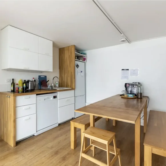 Espace indépendant 16 m² 4 postes Location bureau Rue Henri Chevreau Paris 75020 - photo 5