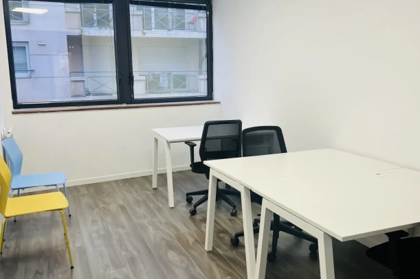 Bureau privé - 92600 - 3 postes - 600€