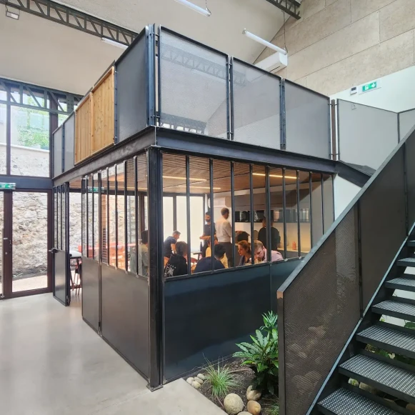 Bureau privé 24 m² 6 postes Coworking Avenue Jean Jaurès Lyon 69007 - photo 6