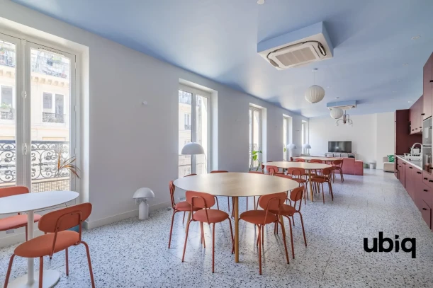Open Space - 75002 - 10 postes - 360€