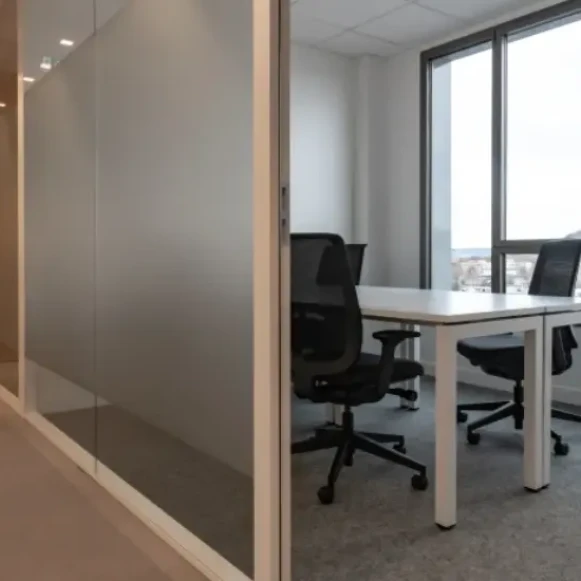 Bureau privé 7 m² 1 poste Location bureau Rue Eric de Cromières Clermont-Ferrand 63000 - photo 4