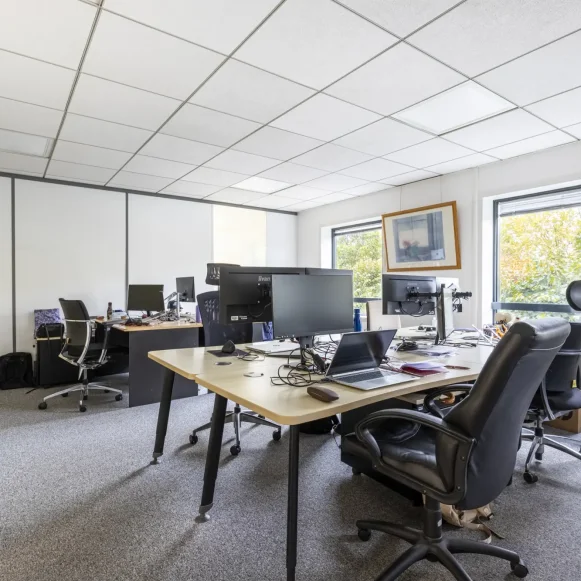 Bureau privé 359 m² 30 postes Location bureau Quai Gallieni Suresnes 92150 - photo 8