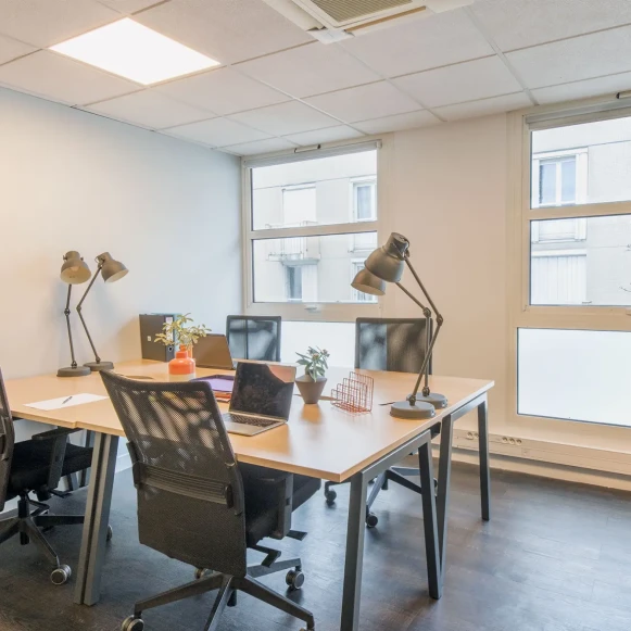 Bureau privé 21 m² 6 postes Location bureau Rue des Bateliers Clichy 92110 - photo 1