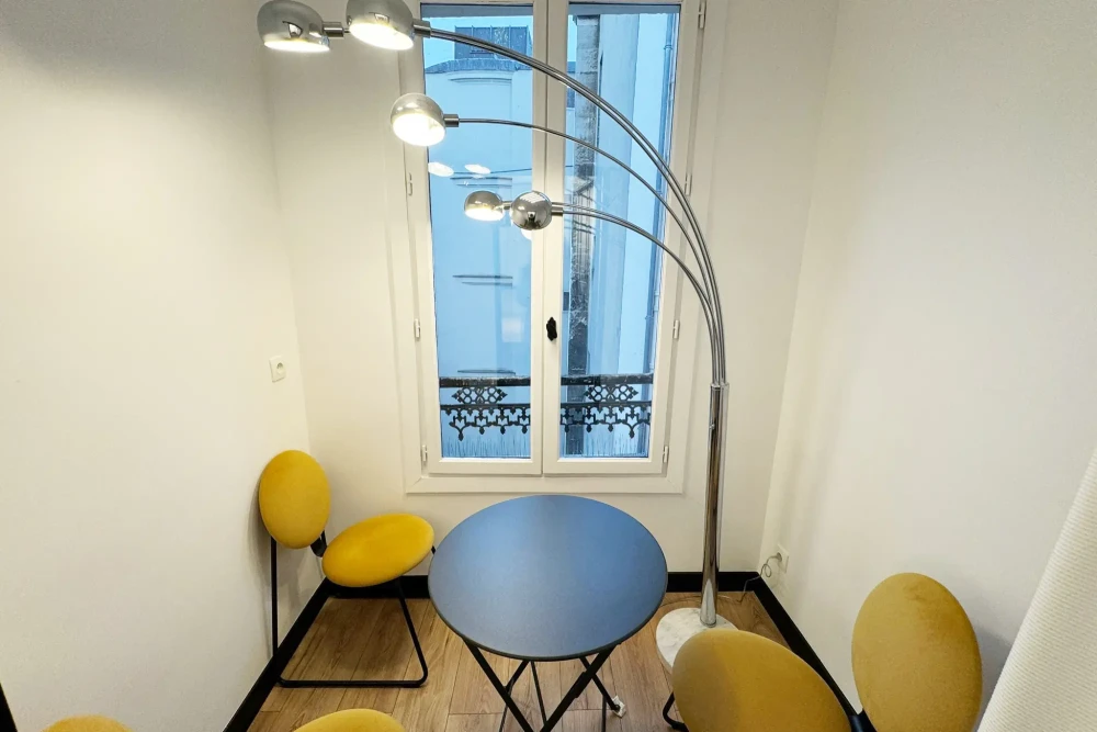 Espace indépendant - 75003 - 16 postes - 8500€