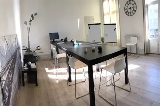 Bureau privé - 33800 - 3 postes - 800€