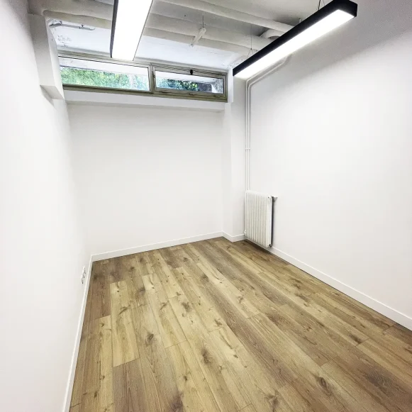 Bureau privé 11 m² 3 postes Coworking Avenue Pasteur Montreuil 93100 - photo 4