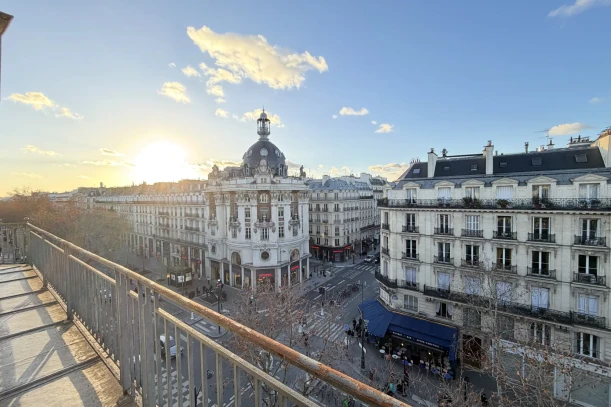 Bureau privé - 75003 - 4 postes - 1400€