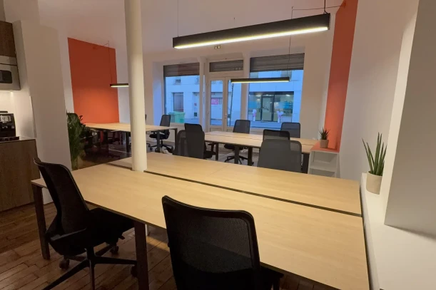 Open Space - 75011 - 10 postes - 350€