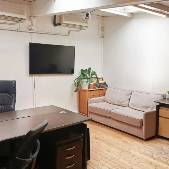 Bureau privé 15 m² 3 postes Location bureau Boulevard de Stalingrad Châtillon 92320 - photo 3