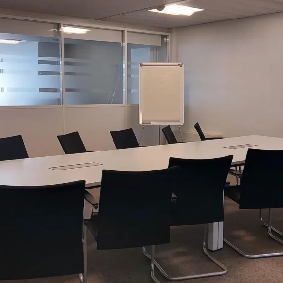 Bureau privé 16 m² 4 postes Coworking Place des Halles Strasbourg 67000 - photo 5