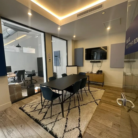 Espace indépendant 270 m² 40 postes Location bureau Rue Lucien Sampaix Paris 75010 - photo 4
