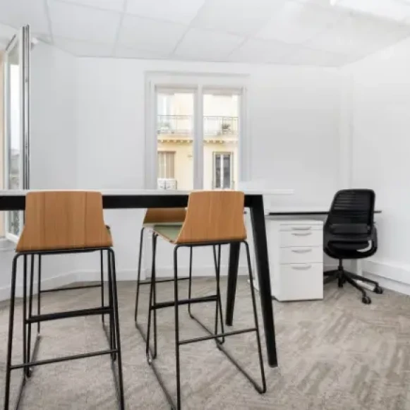 Bureau privé 28 m² 7 postes Coworking Rue Jean Lantier Paris 75001 - photo 4