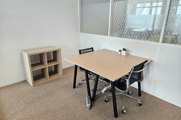 Bureau privé - 93200 - 2 postes - 760€