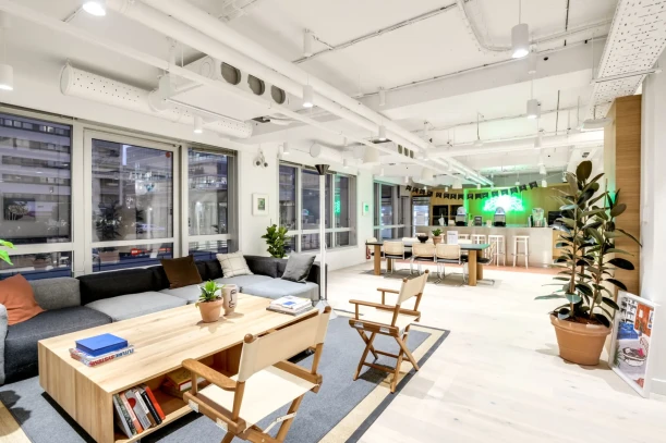 Bureau privé - 75012 - 7 postes - 2070€