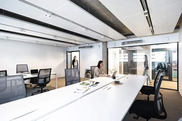 Bureau privé - 75011 - 12 postes - 9420€