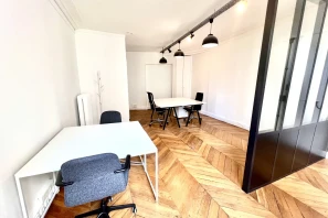 Bureau privé - 75001 - 4 postes - 2000€