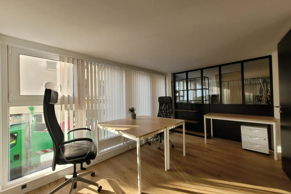 Bureau privé - 75020 - 4 postes - 1350€