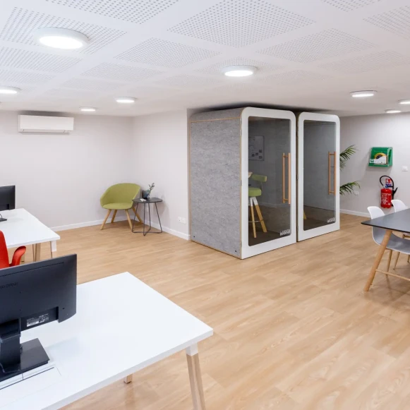 Open Space  6 postes Location bureau Rue du Bois Gentil Annecy 74600 - photo 3