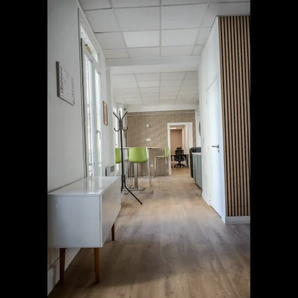 Espace indépendant 100 m² 18 postes Coworking Rue du Faubourg Saint-Martin Paris 75010 - photo 8