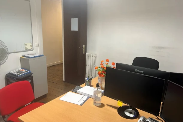 Bureau privé - 75011 - 2 postes - 550€