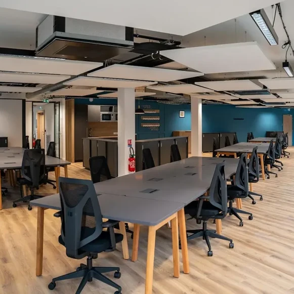 Bureau privé 76 m² 17 postes Location bureau Rue Raoul Dautry Rennes 35000 - photo 1