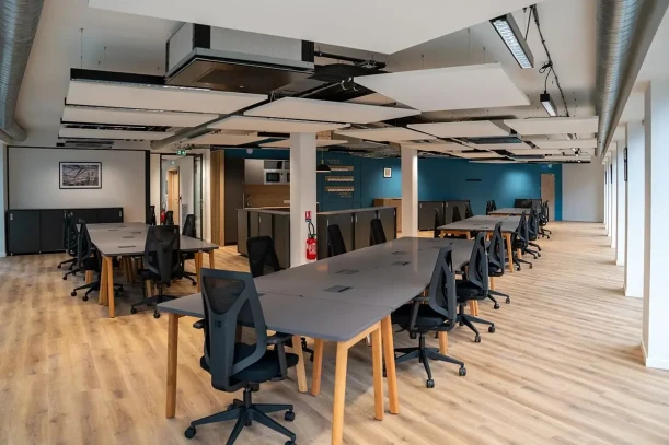 Bureau privé - 35000 - 17 postes - 5367€